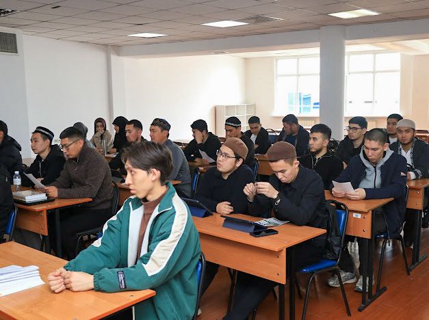 «Нұр-Мүбарак» Египет ислам мәдениеті университетінде бітіруші түлектерді оқуға шақыру жиыны өтті