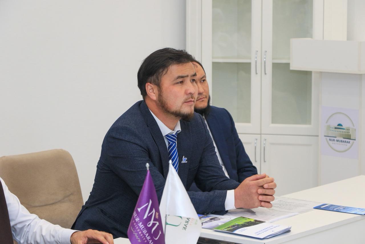 «Нұр-Мүбарак» университетінде студенттерге кәсіби бағдар беретін кездесу өтті